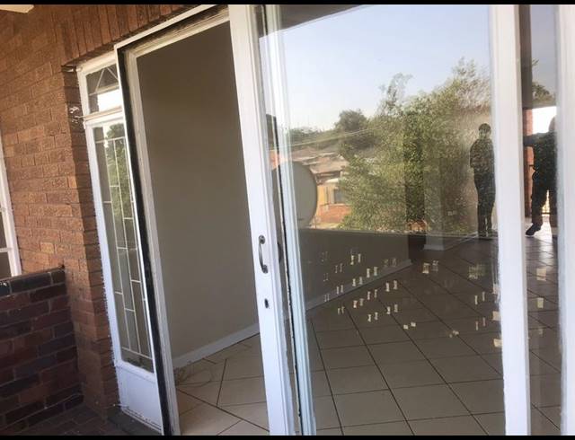 2 BEDROOM APARTMENT FOR SALE IN SYMHURST